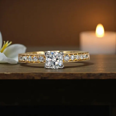 Ladies 14K Gold Natural Round Diamond Solitaire Ring