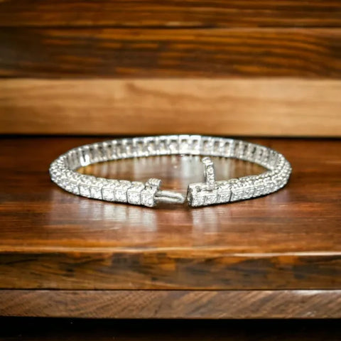 14K White Gold Diamond Tennis Bracelet with Milgrain Accents